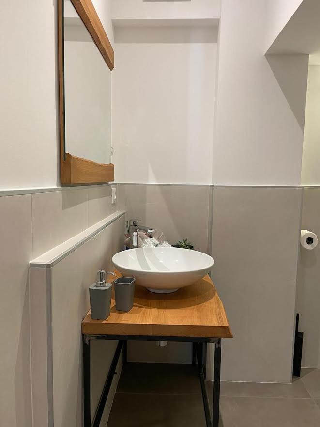 Api Tenna Apartments Glicine 1 Eksteriør billede